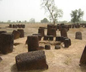 пазл Каменные Круги Сенегамбии, включает 93 каменных кругов и многочисленные курганы. Сенегала и Гамбии.